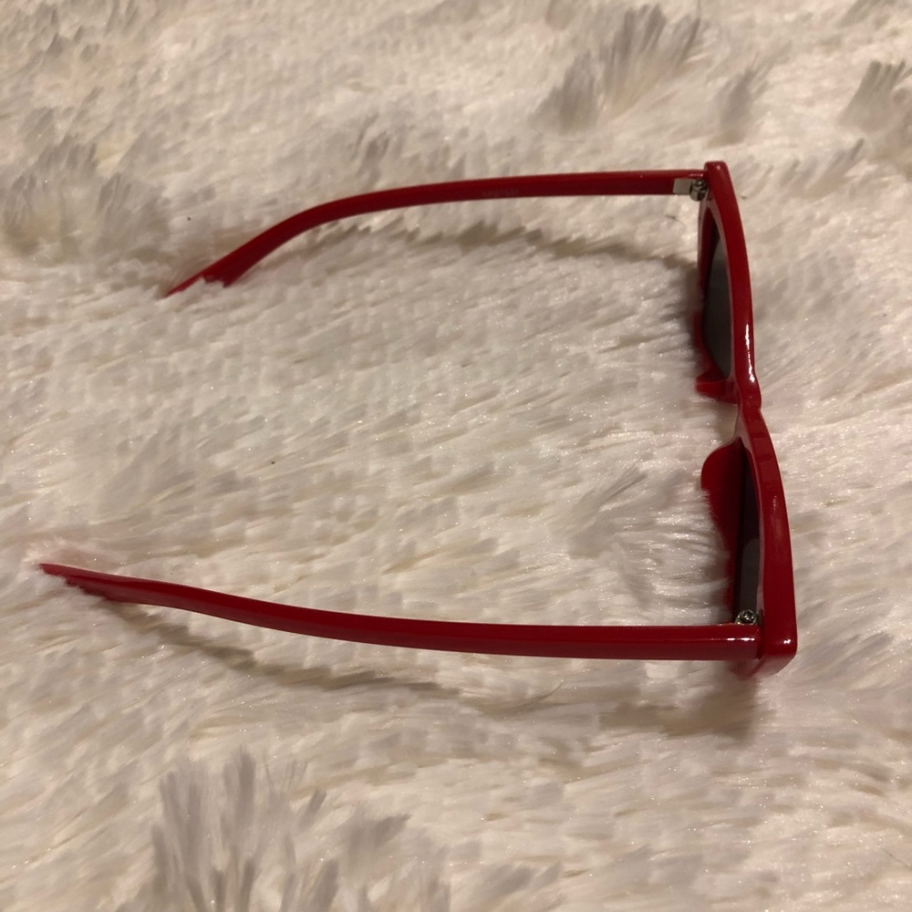 red funky retro sunglasses - Picture 4 of 6